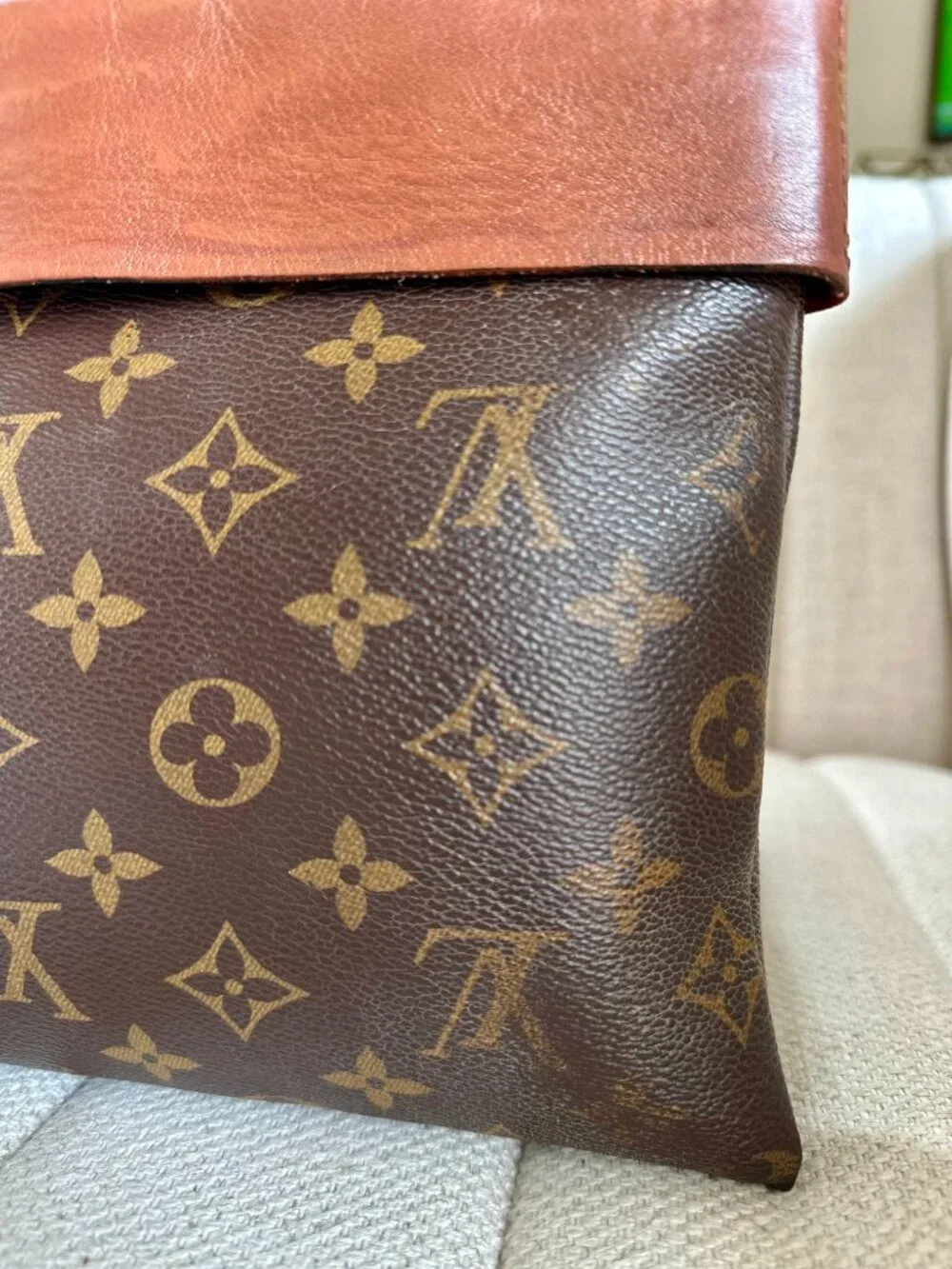 Authentic Louis Vuitton Tuileries Pochette Monogram